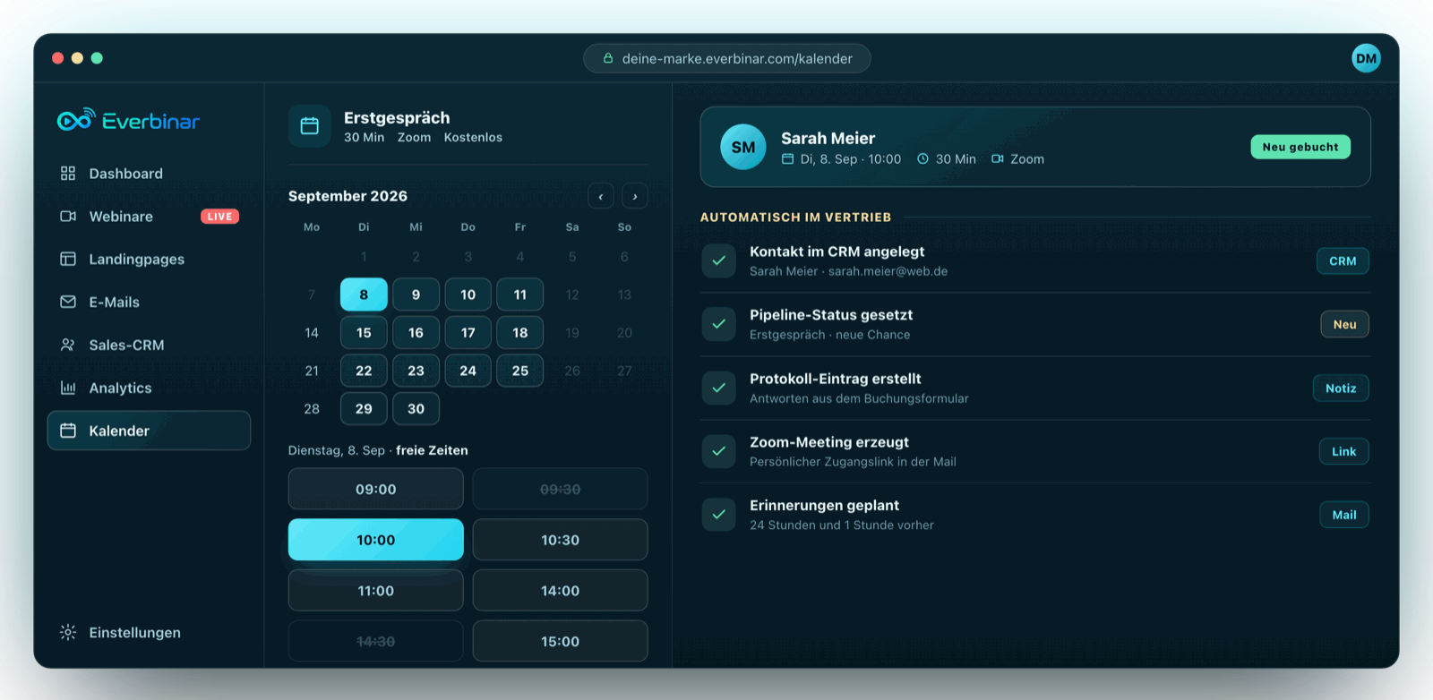 Everbinar Buchungs-Kalender: freie Termine auswählen, und jede Buchung wird automatisch ein Kontakt im CRM mit Pipeline-Status, Protokoll, Zoom-Link und Erinnerungen.